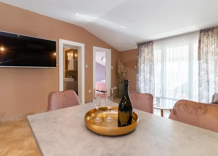 Апартаменты Deluxe Bambi With Panoramic View Задар